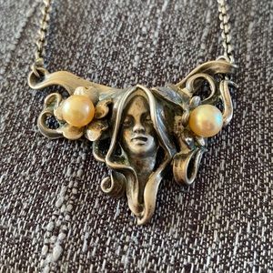 Silver and pearl fairy necklace